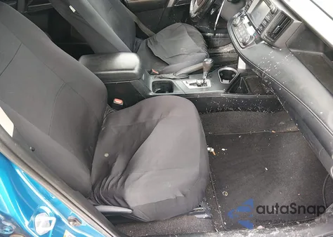 2017 Toyota Rav4 Xle z USA, uszkodzony, nr VIN JTMRFREV6HD220584